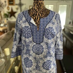 Dana Buchman Blue and White Leaf Print Top